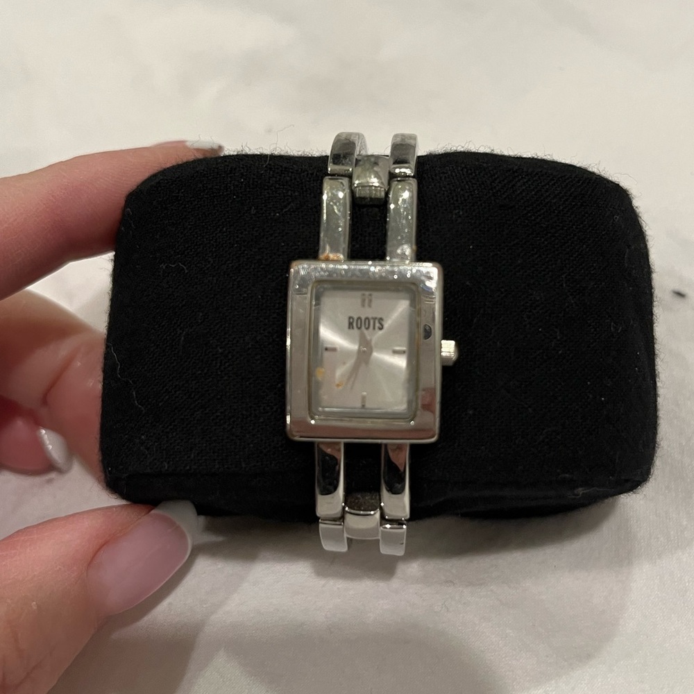 Roots Watch silver